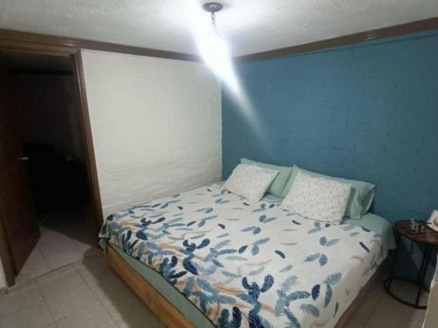 Se vende Casa con dos departamentos construidos en los reyes iztacala 4 rec 2 baños, patio, excele