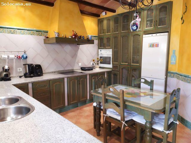 Casa en venta en Utrera, Andalucía