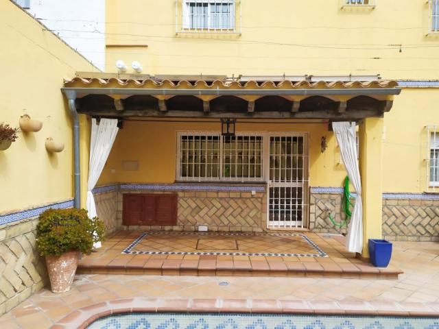 Casa en venta en Utrera, Andalucía