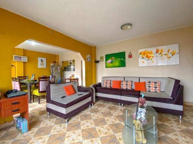 Se Vende Casa De 2 Pisos Cerca Al Mercado 3 Regiones