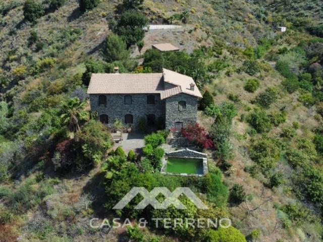 Casa en venta en Moclinejo