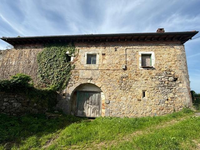 Casa en venta en Ruesga, Cantabria