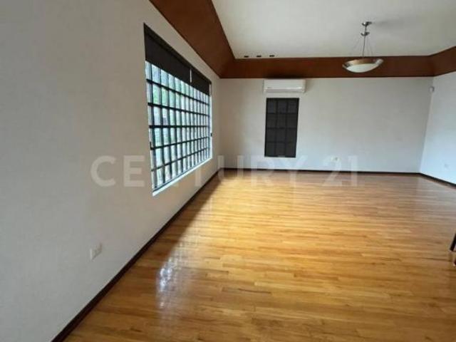 SE VENDE CASA DE UN PISO ENFRACCIONAMIENTO NOGALAR DEL CAMPESTRE