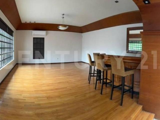 SE VENDE CASA DE UN PISO ENFRACCIONAMIENTO NOGALAR DEL CAMPESTRE