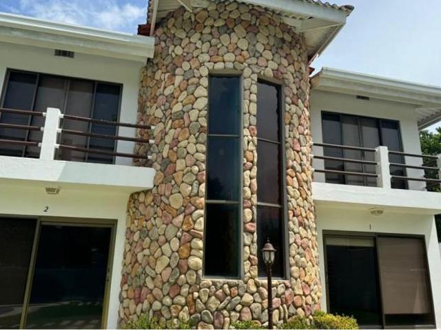 Se vende casa dúplex en playa palmar, san carlos. Panamá oeste