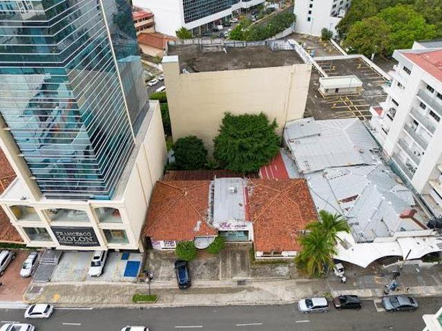 Se Vende Casa en Avenida Aquilno de La Guardia, Bella Vista