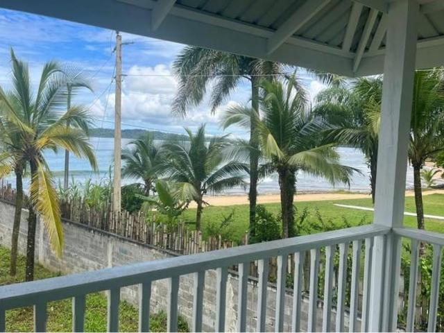 Se vende casa en bocas del toro