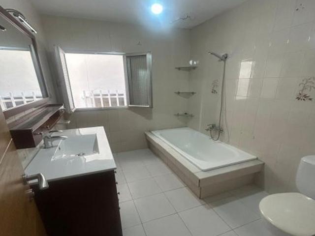Casa en venta en Ribeira, A Barbanza
