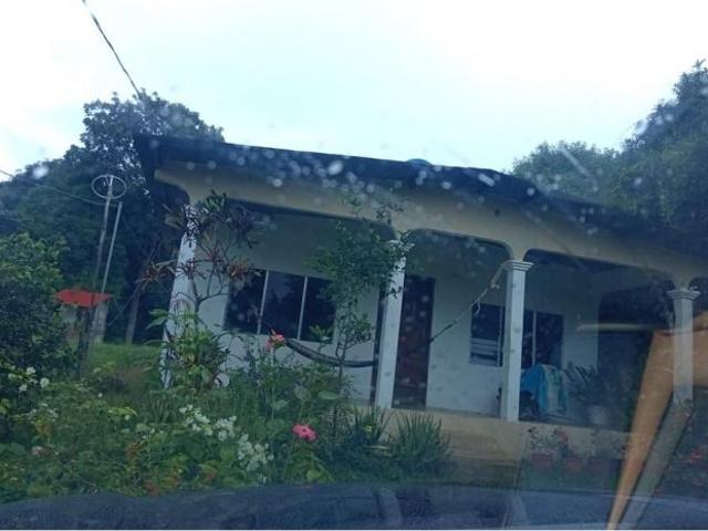 Se vende casa en el espino, la pintada