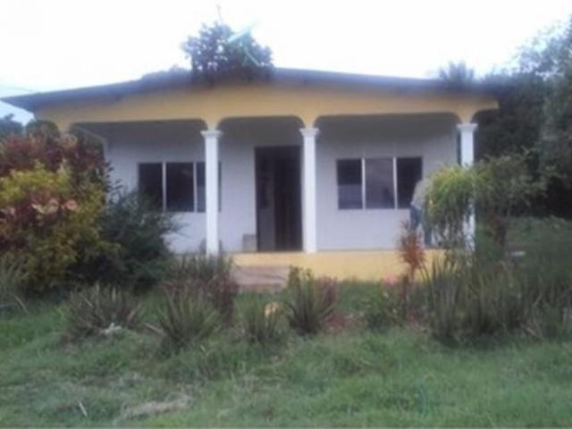 Se vende casa en el espino, la pintada