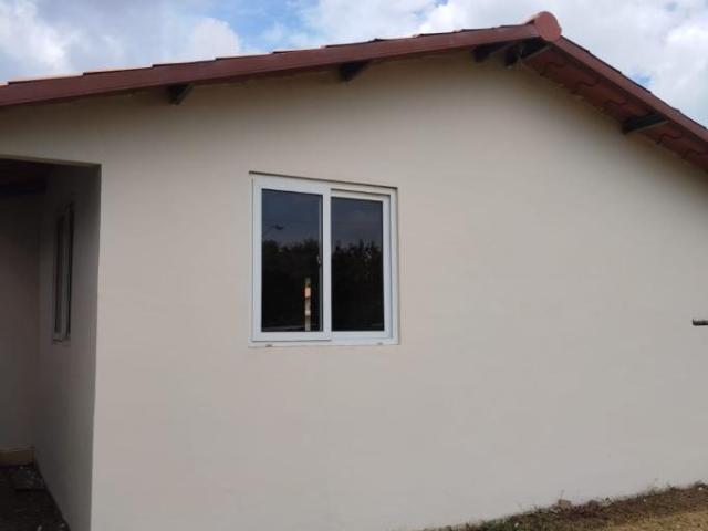 Se vende casa en las tablas