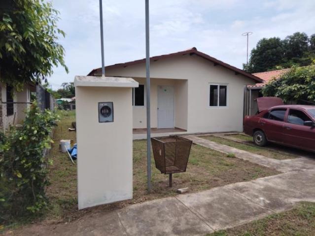 Se vende casa en las tablas