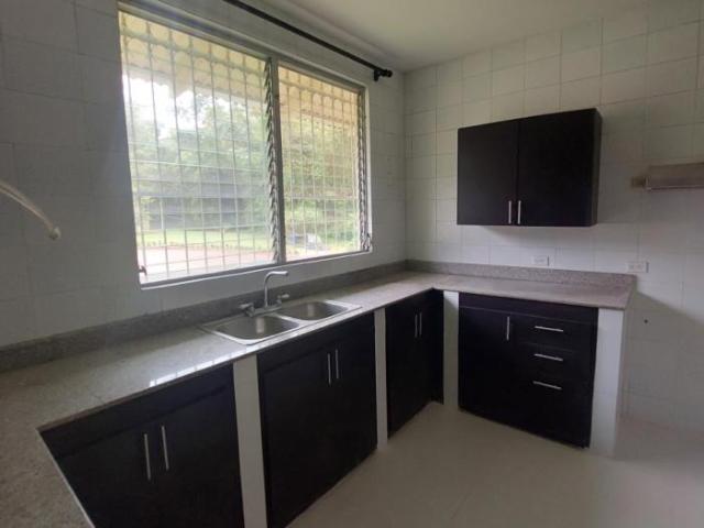 Se vende casa en margarita, colón