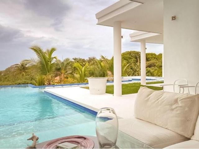 Se vende casa en ph el cortijo, costa esmeralda