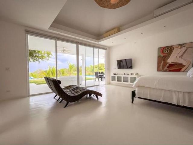 Se vende casa en ph el cortijo, costa esmeralda