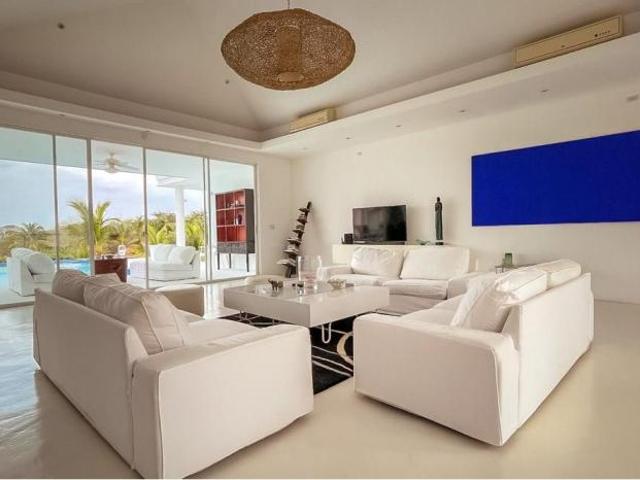 Se vende casa en ph el cortijo, costa esmeralda