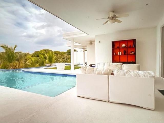 Se vende casa en ph el cortijo, costa esmeralda