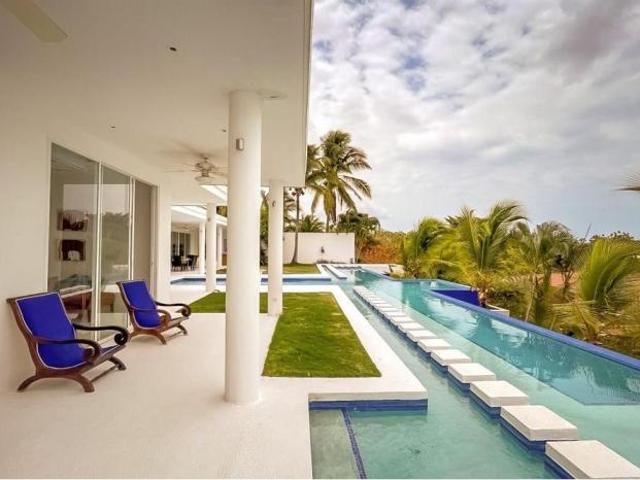 Se vende casa en ph el cortijo, costa esmeralda