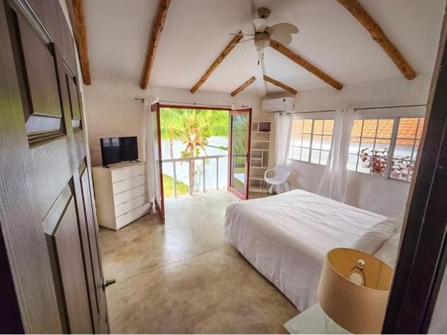 Se vende casa en ph el cortijo, costa esmeralda, san carlos