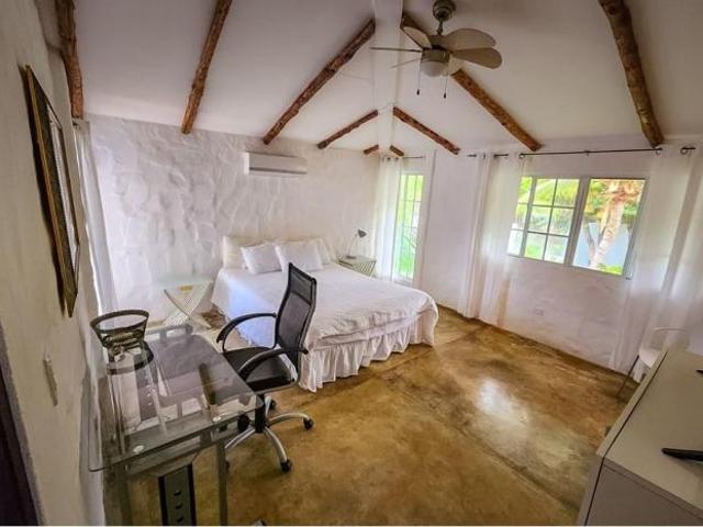 Se vende casa en ph el cortijo, costa esmeralda, san carlos