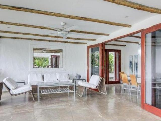 Se vende casa en ph el cortijo, costa esmeralda, san carlos