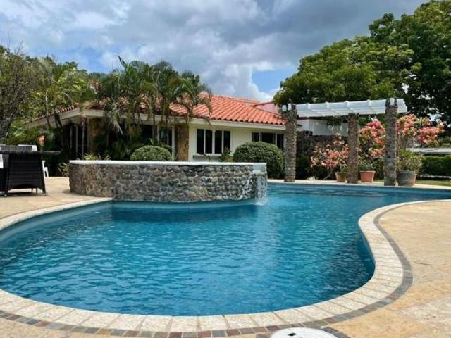 Se vende casa en Punta Barco Village, San Carlos