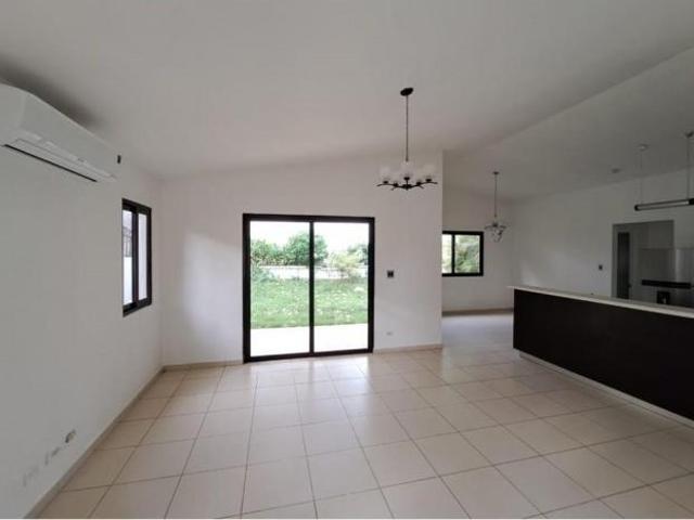 Se vende casa en residencial summer hills, puerto caimito, la chorrera