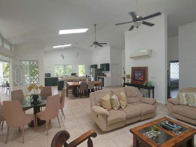 Se vende casa en Rio Mar, San Carlos