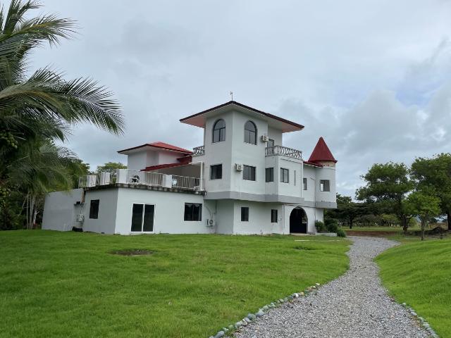 Se Vende Casa en San Lorenzo