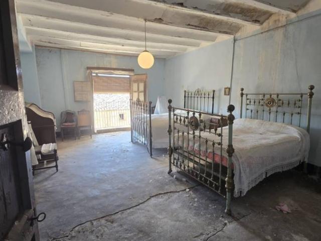 Casa en venta en Allueva, Aragón