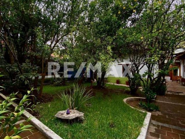 Se vende Casa estilo colonial en el centro de la ciudad