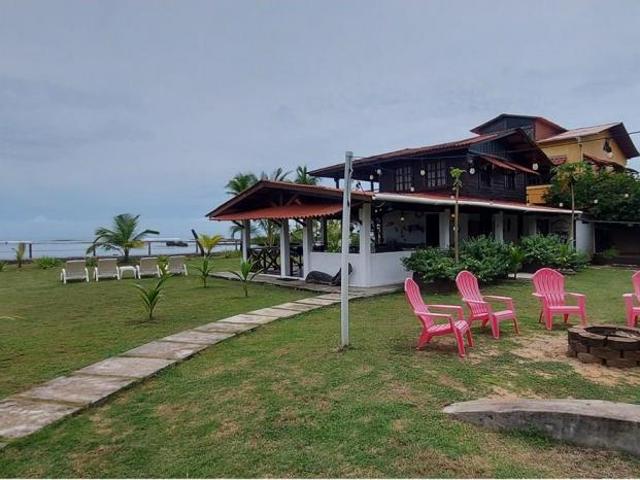 Se vende casa frente al mar en viento frío, colón
