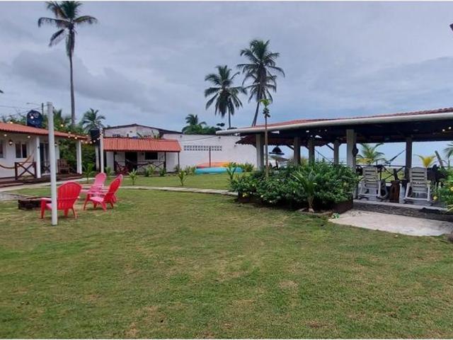 Se vende casa frente al mar en viento frío, colón