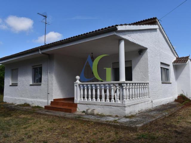Casa en venta en Robledo de Torío, Villaquilambre