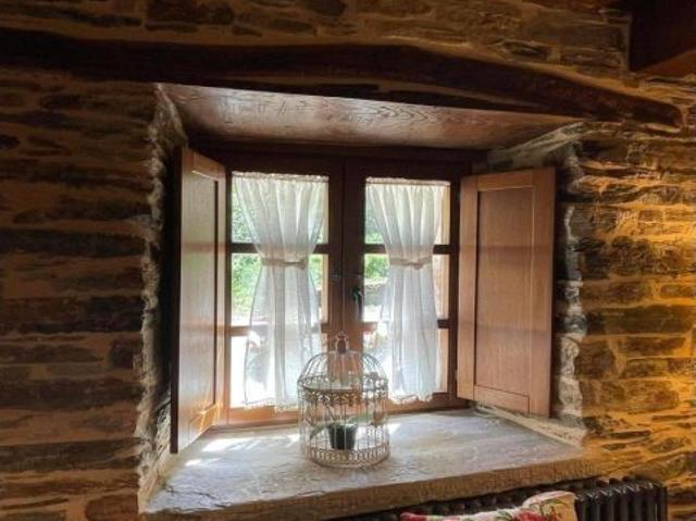 Casa en venta en Vega De Valcarce, Ambasmestas