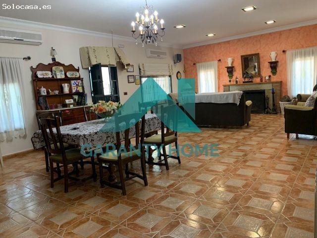 Casa en venta en Almoharín, Extremadura