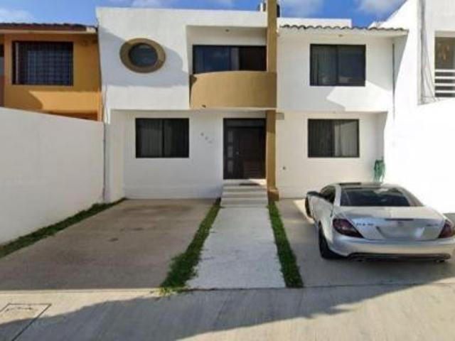 SE VENDE CASA ubicada en TUXTLA GUTIERREZ