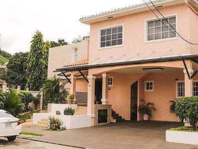 Se Vende Casa Unifamiliar en San Miguelito