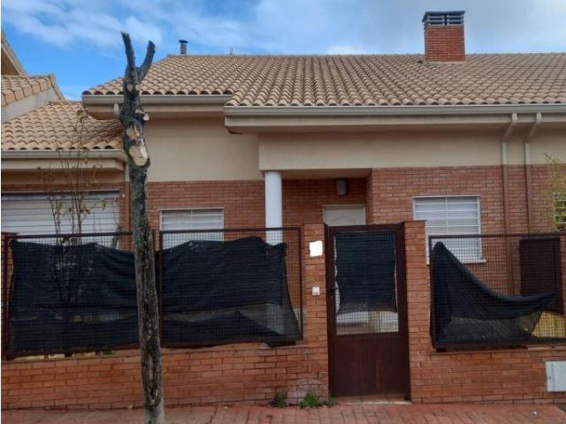 Casa en venta en Pioz, Madrebuena