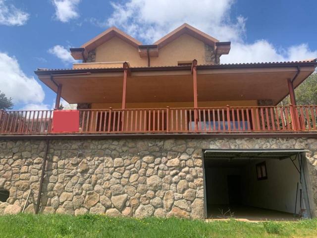 Villa en venta en Cercedilla, Camorritos