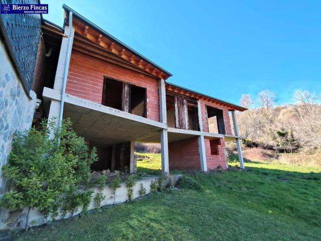 Casa en venta en Benuza, Castilla y León