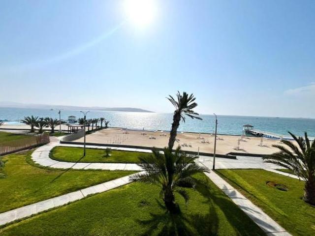 Se vende departamento frente al mar