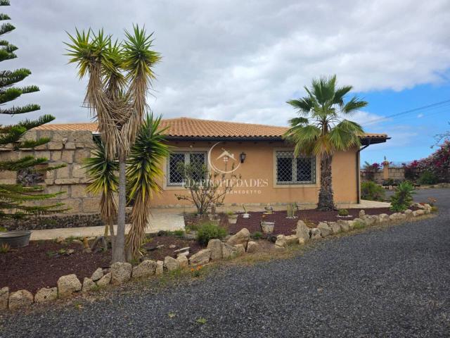 Chalet en venta en La Cruz del Guanche, Arona