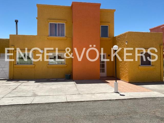 Se vende fabulosa casa en seguro condominio