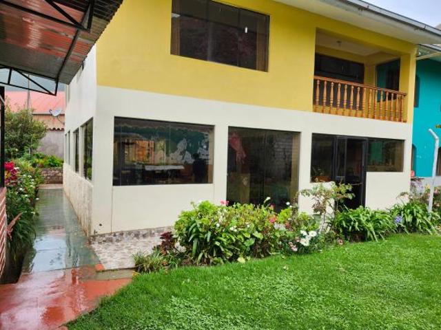 SE VENDE HERMOSA CASA EN URUBAMBA EN EL CORAZON DEL VALLE SAGRADO