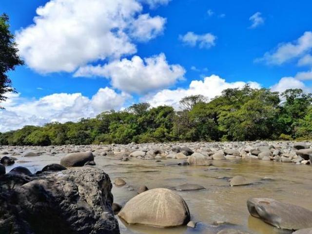 Se Vende Hermosa Propiedad Frente al Rio en Gualaca, Chiriqui