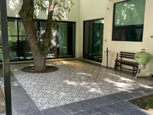 Se Vende Hermosa Residencia en Fracc. Privado San Alberto Saltillo, Coah