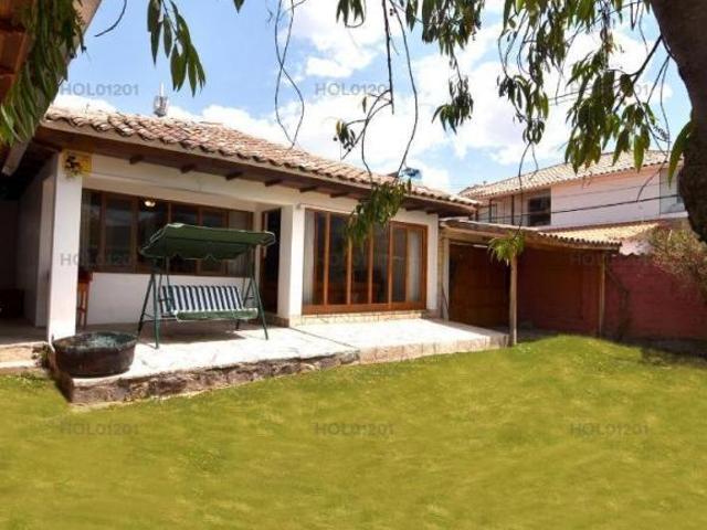 Se vende linda casa ubicada a 15 minutos del centro de Cuzco