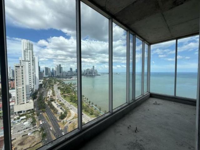 Se vende local comercial en avenida balboa