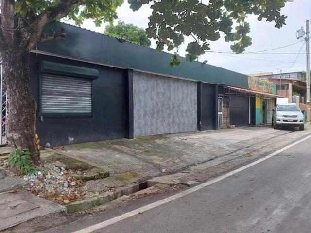 Se vende Local Comercial: Plaza Bar en Pedregal